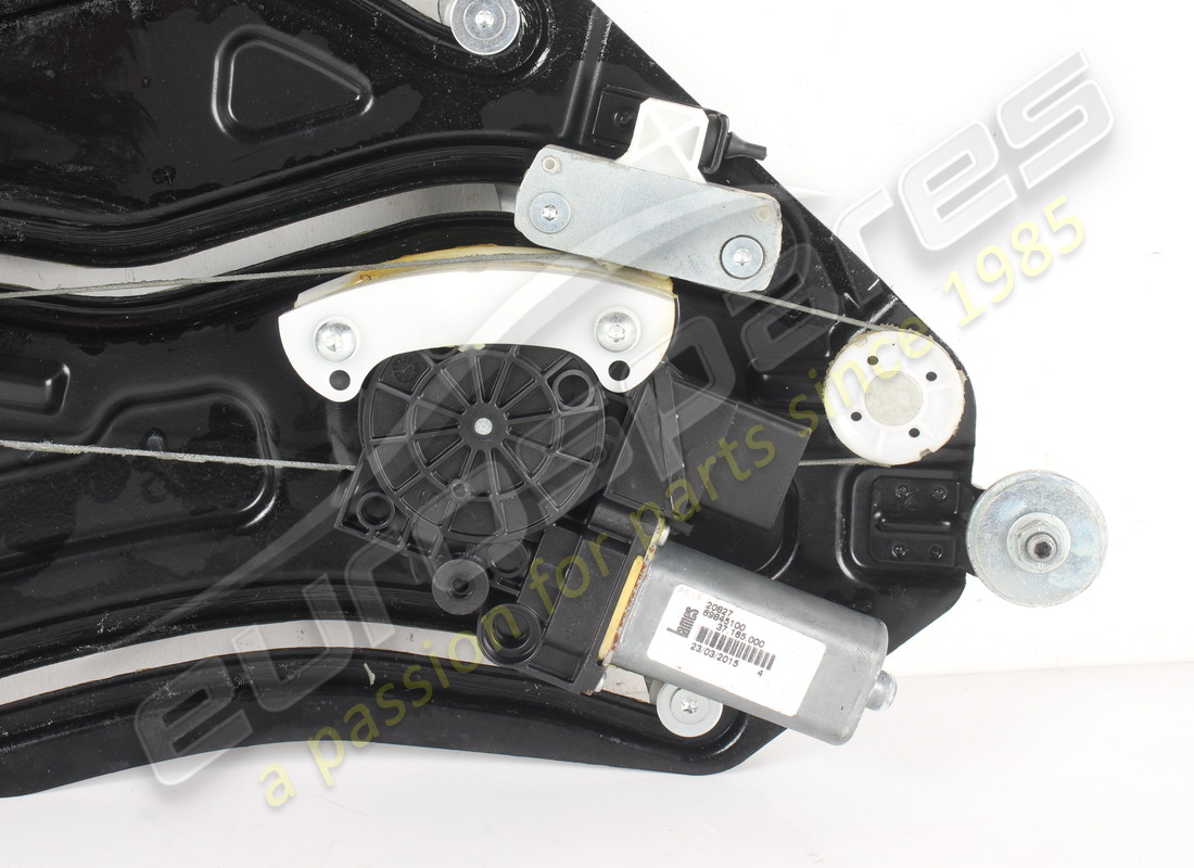 USED FERRARI REAR RH GLASS LIFT. PART NUMBER 69845100 (2) used ferrari rear rh glass lift. part number 69845100 (2)