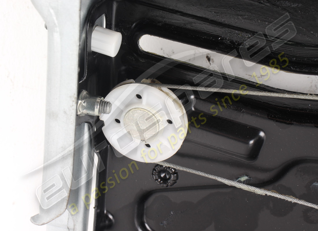 USED FERRARI REAR RH GLASS LIFT. PART NUMBER 69845100 (3) used ferrari rear rh glass lift. part number 69845100 (3)