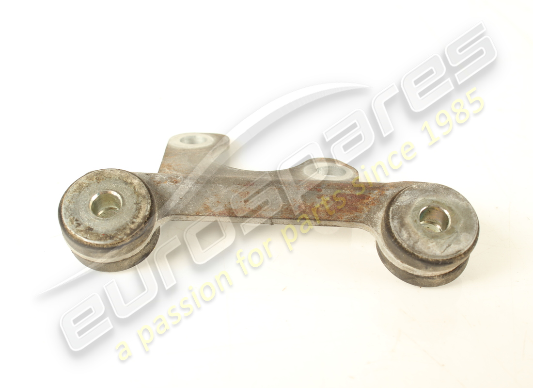 USED FERRARI RH BRACKET. PART NUMBER 257257 (2) used ferrari rh bracket. part number 257257 (2)