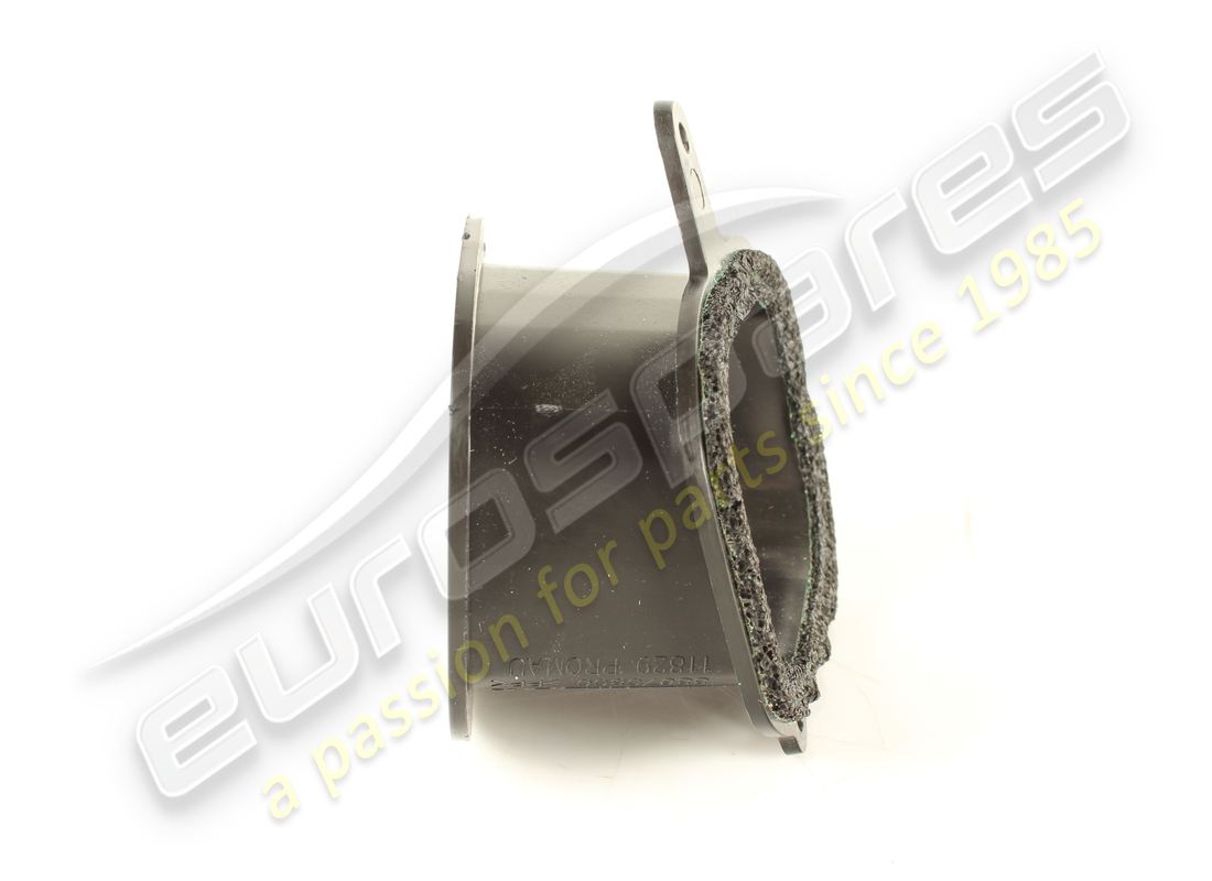 used ferrari rh lateral vent connector. part number 88670800 (3)