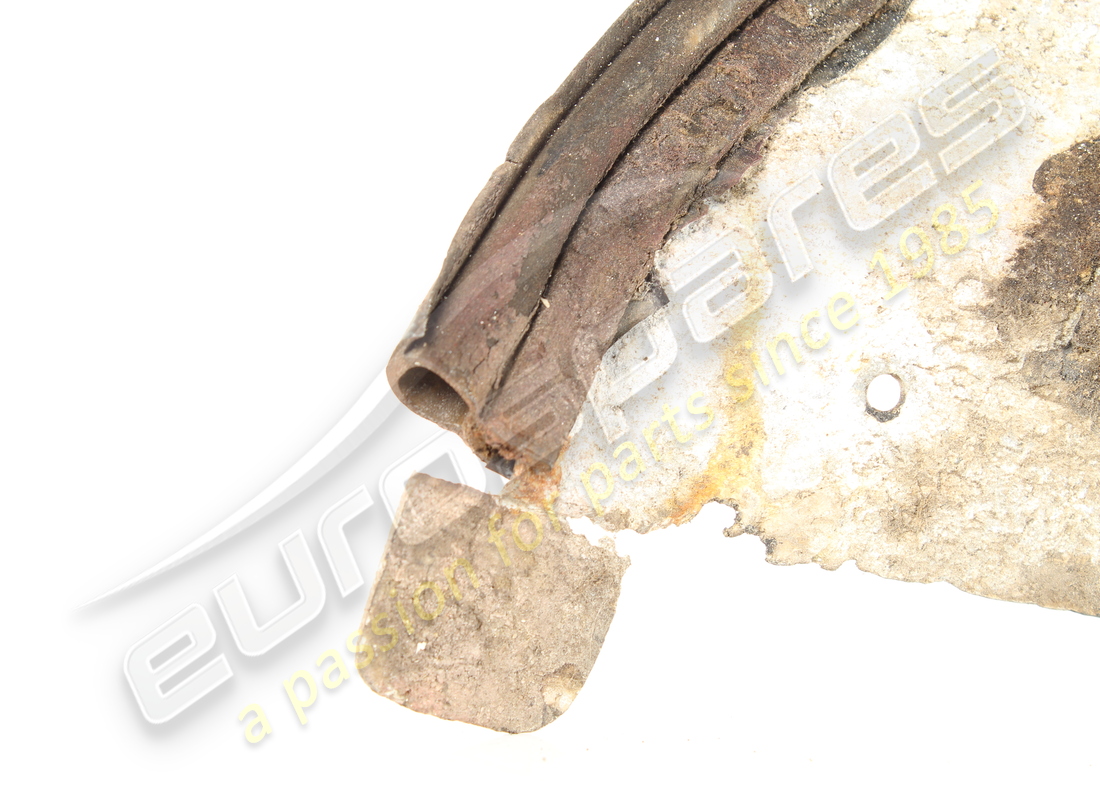 used ferrari rh rear gravel guard. part number 61816200 (2)