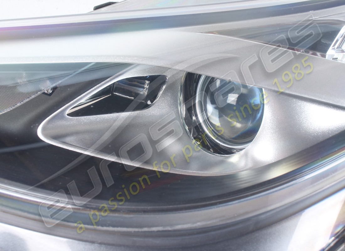used ferrari lh bi-xenon headlight afs. part number 329981 (2)