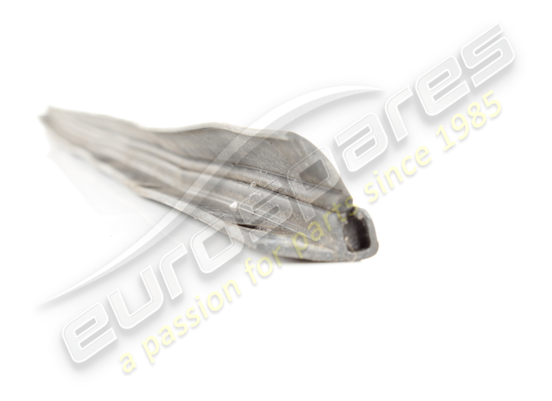 used maserati retaining profile with gask.. part number 374500010 (2)