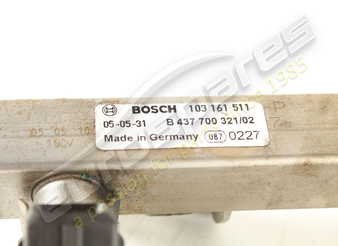 used maserati fuel pipe with injectors. part number 215338 (5)