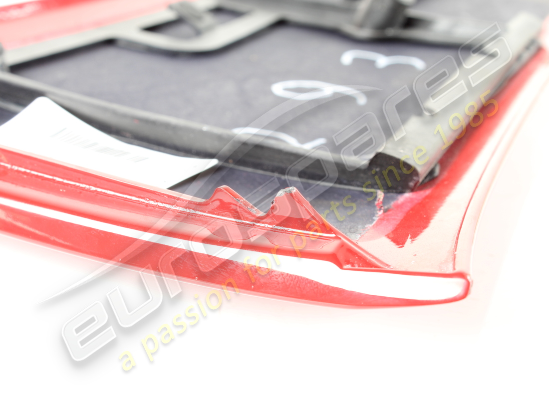 DAMAGED FERRARI COMPLETE UPPER SPOILER COVER. PART NUMBER 985821722 (9) damaged ferrari complete upper spoiler cover. part number 985821722 (9)