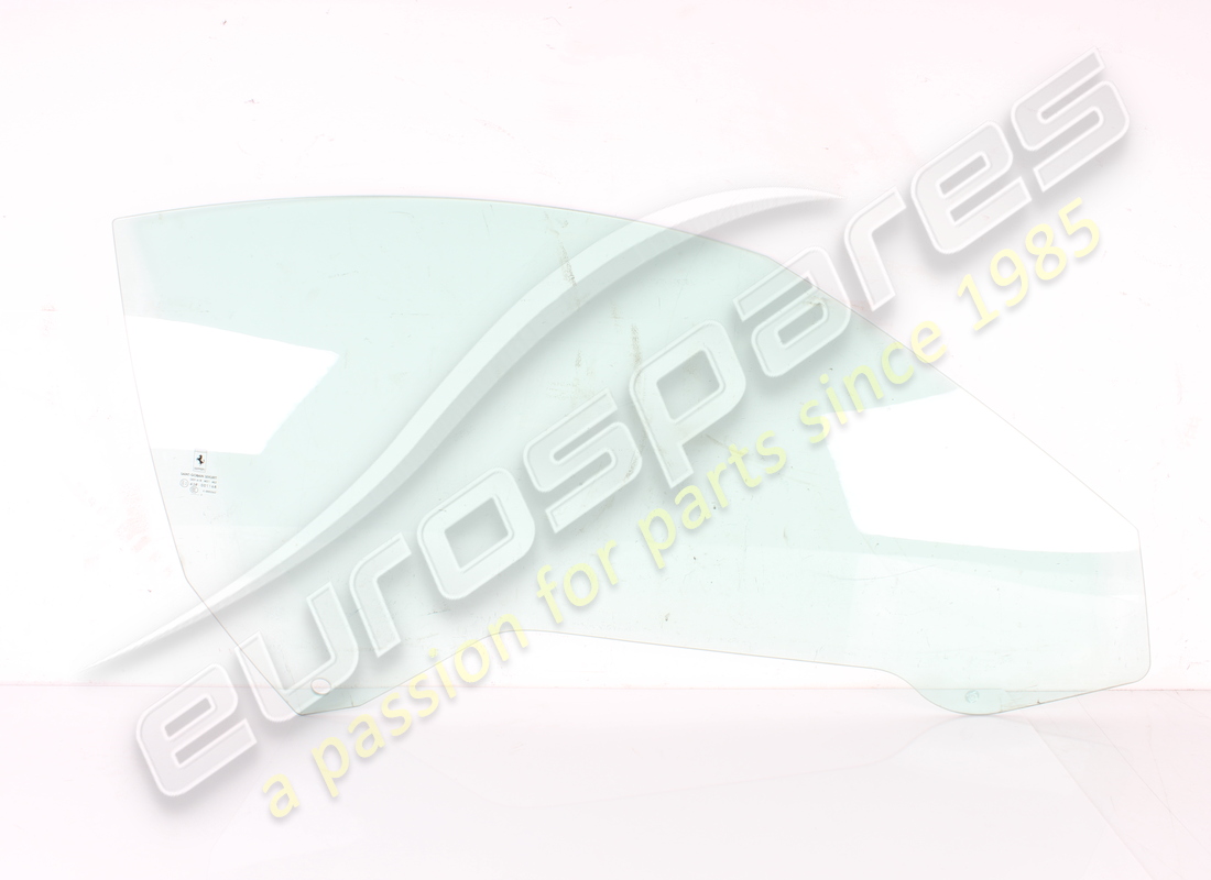 USED Ferrari RH DOOR WINDOW . PART NUMBER 86774300 (1)