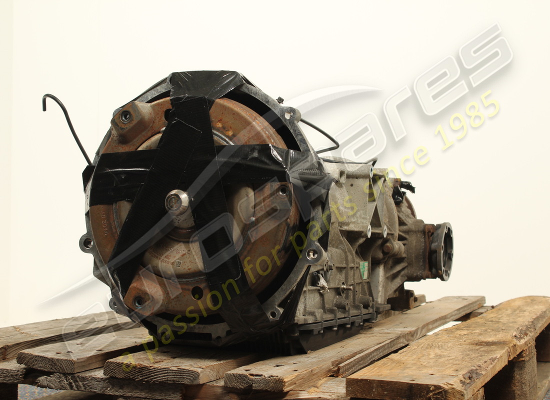 USED ASTON MARTIN AUTO GEARBOX INCL. TORQUE CONVERTER. PART NUMBER 091725 (5) used aston martin auto gearbox incl. torque converter. part number 091725 (5)