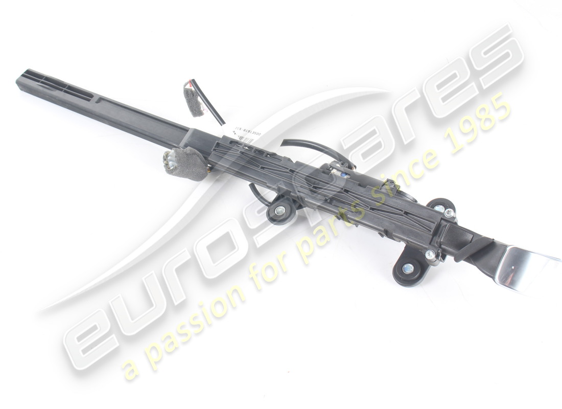 USED Ferrari RH BELT EXTENDER . PART NUMBER 81913500 (1)