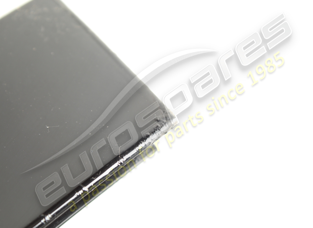 used maserati rhr outer trim. part number 67066500 (2)