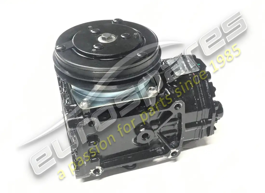 NEW EUROSPARES A/C COMPRESSOR (THREADED TYPE). PART NUMBER 111222 (2) new eurospares a/c compressor (threaded type). part number 111222 (2)