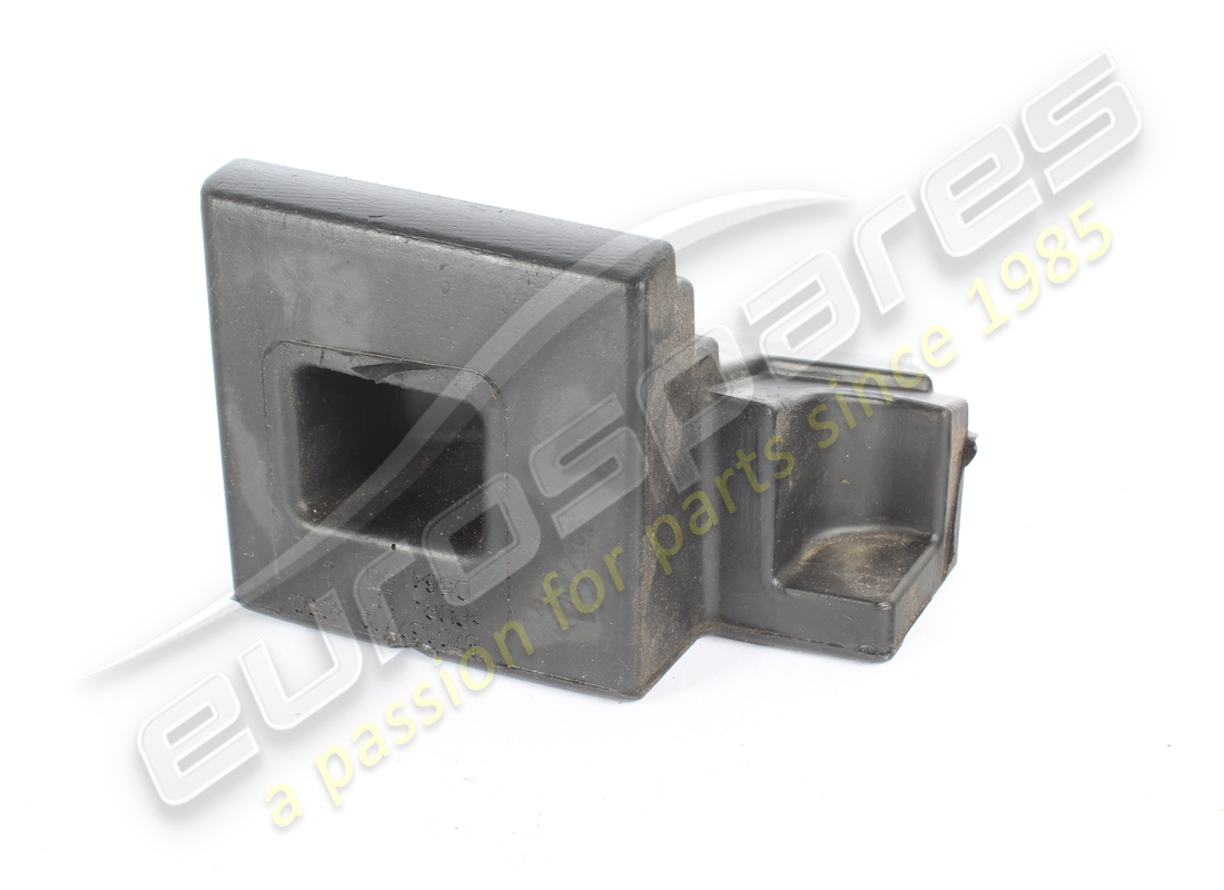 USED Maserati RH FENDER PAD . PART NUMBER 670157719 (1)