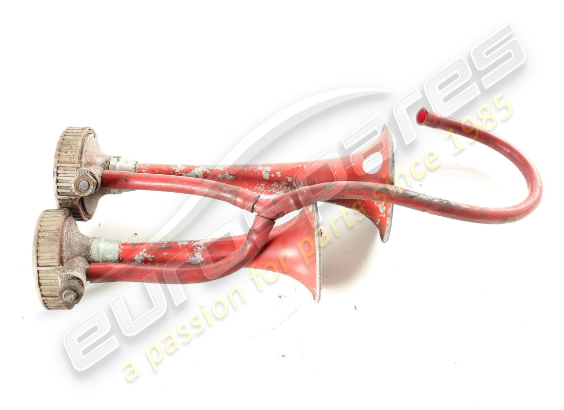 USED FERRARI HORNS ASSEMBLY. PART NUMBER 50089804 (3) used ferrari horns assembly. part number 50089804 (3)
