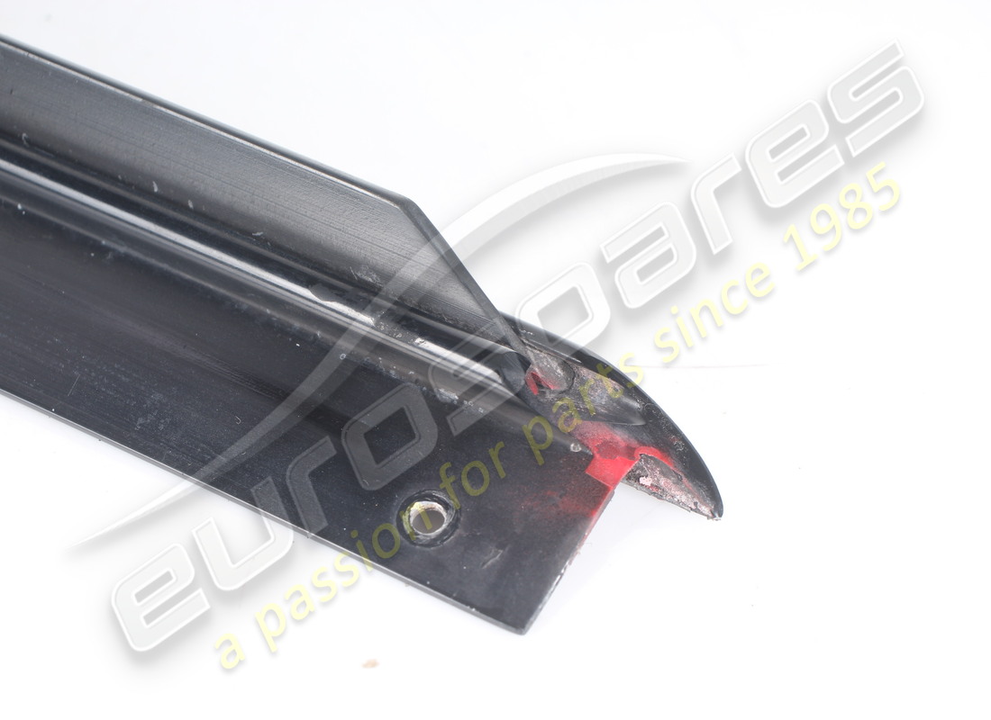 USED FERRARI RH MOULDING GTS. PART NUMBER 60872500 (3) used ferrari rh moulding gts. part number 60872500 (3)