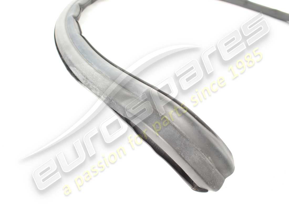 USED FERRARI TONNEAU COVER SEAL. PART NUMBER 890774 (2) used ferrari tonneau cover seal. part number 890774 (2)