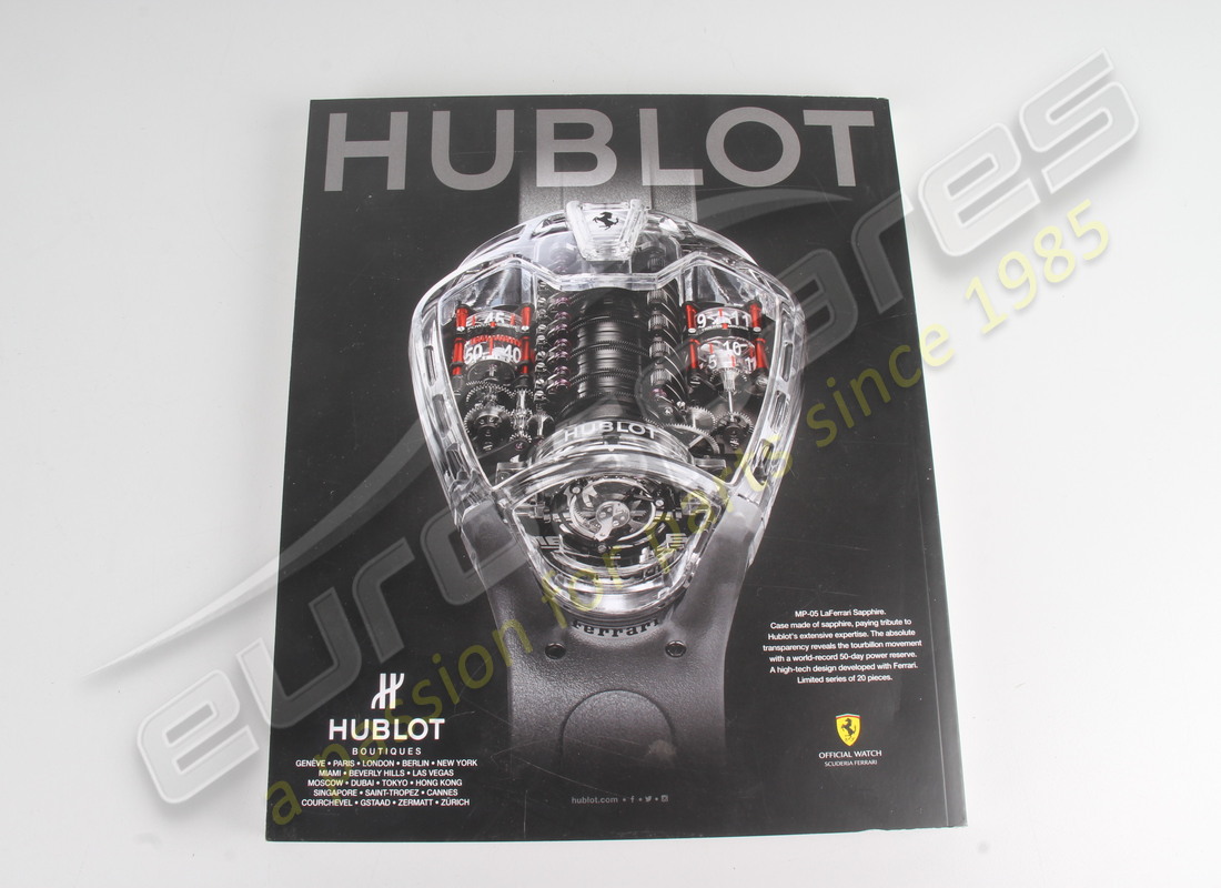 NEW FERRARI YEARBOOK 2016 - FERRARI MAGA. PART NUMBER 95998221 (2) new ferrari yearbook 2016 - ferrari maga. part number 95998221 (2)
