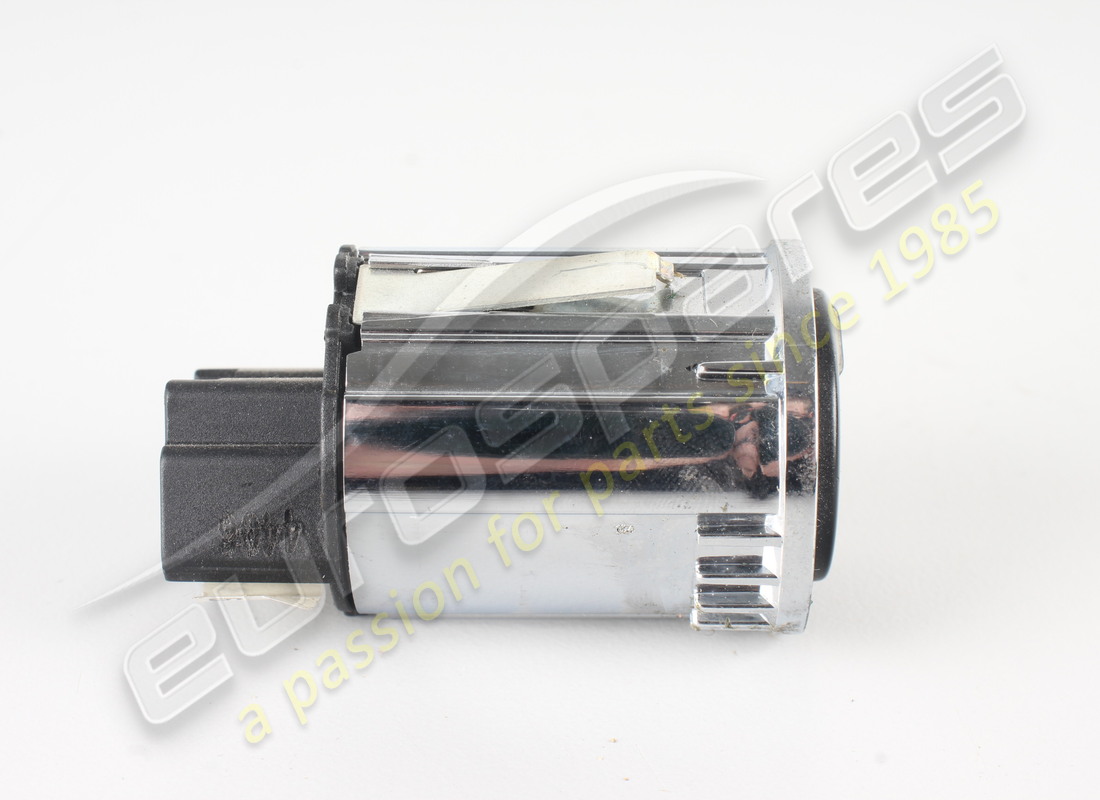 DAMAGED ASTON MARTIN SWITCH ASSEMBLY, AIR CONDITIONING REQUEST. PART NUMBER 6G3319E755BA (3) damaged aston martin switch assembly, air conditioning request. part number 6g3319e755ba (3)