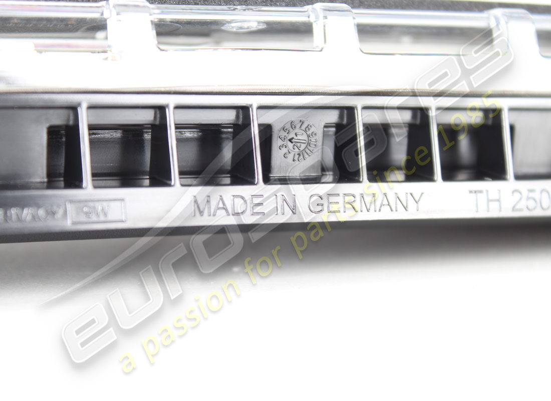 new porsche brakelight. part number 9j1945087e (4)