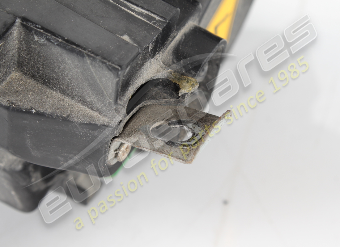 damaged ferrari rh bi-xenon headlight afs. part number 251357 (6)