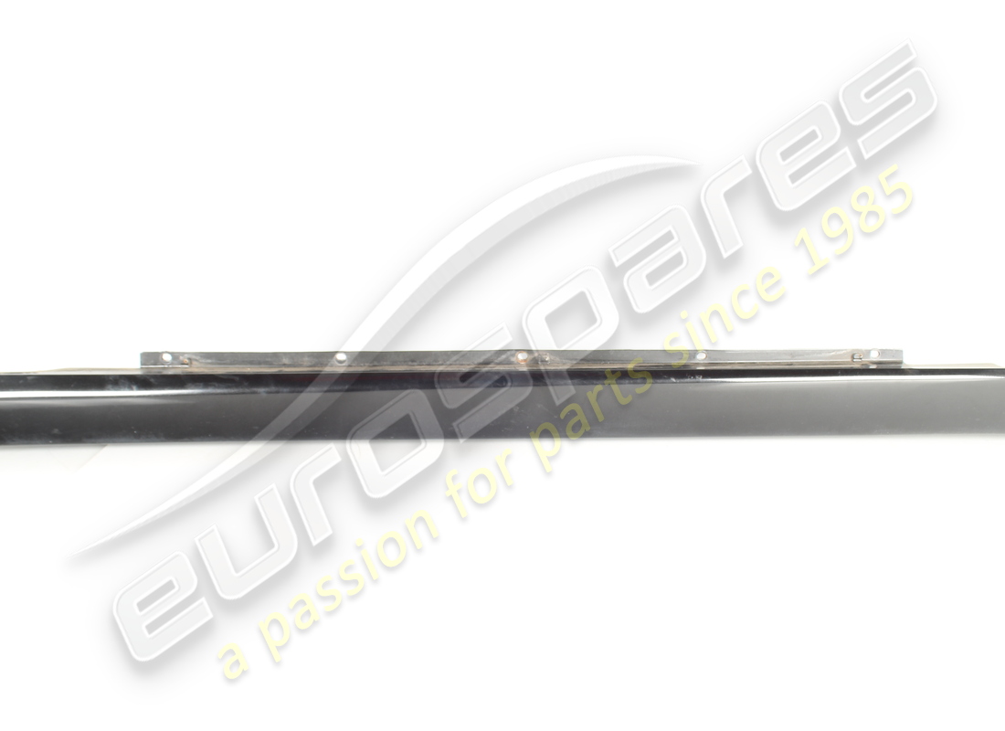 used maserati rh side skirt. part number 980000906 (3)