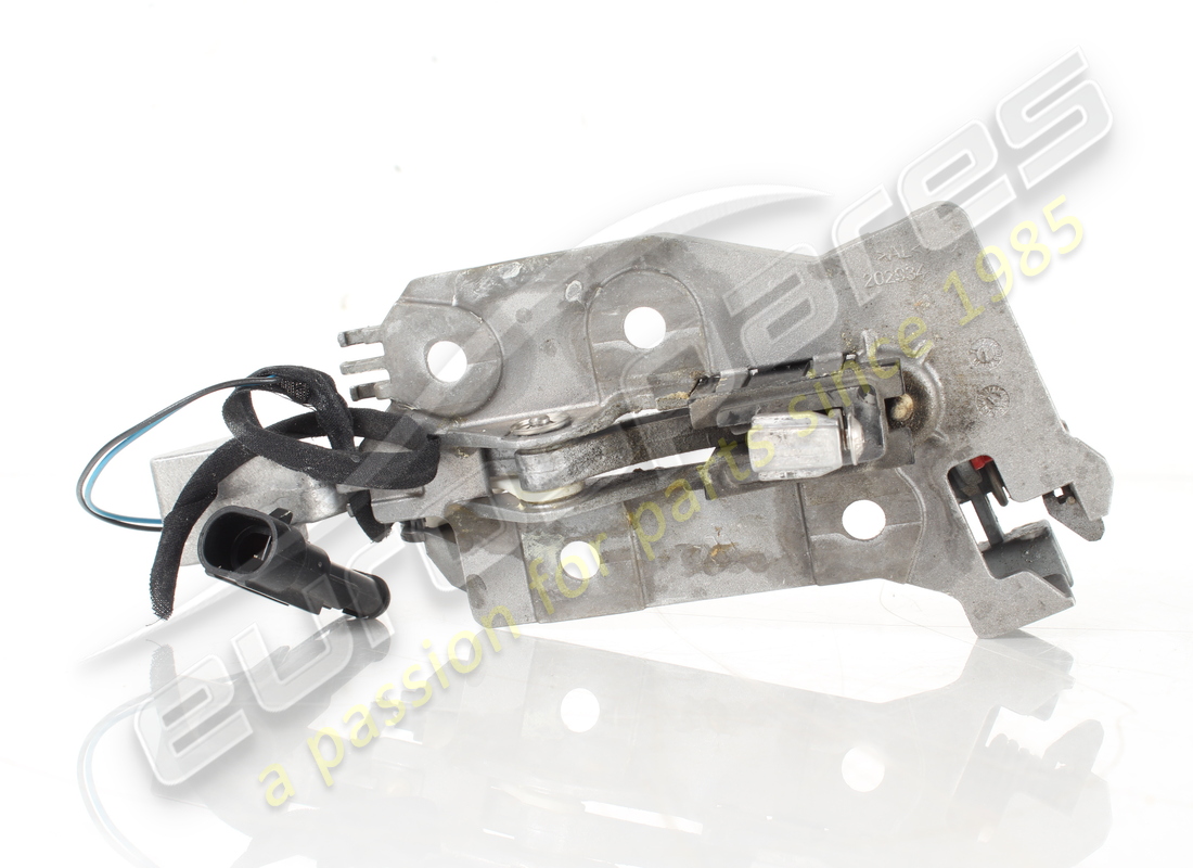 used ferrari rh handle inner body. part number 80821600 (4)