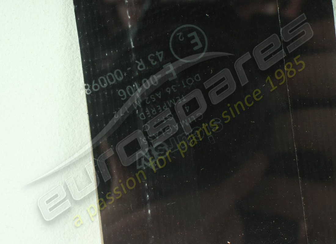 new oe rh fixed butt.window. part number 007017002 (2)