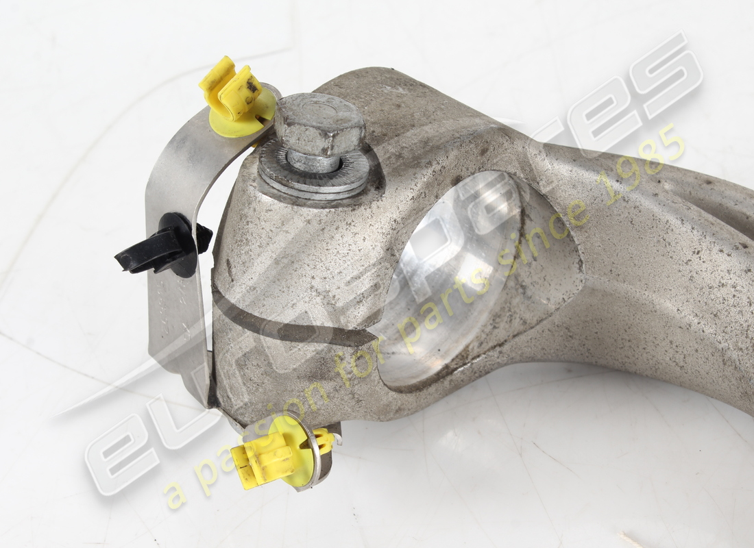 USED FERRARI RH STRUT OF SHOCK ABSORBER F. PART NUMBER 261914 (3) used ferrari rh strut of shock absorber f. part number 261914 (3)