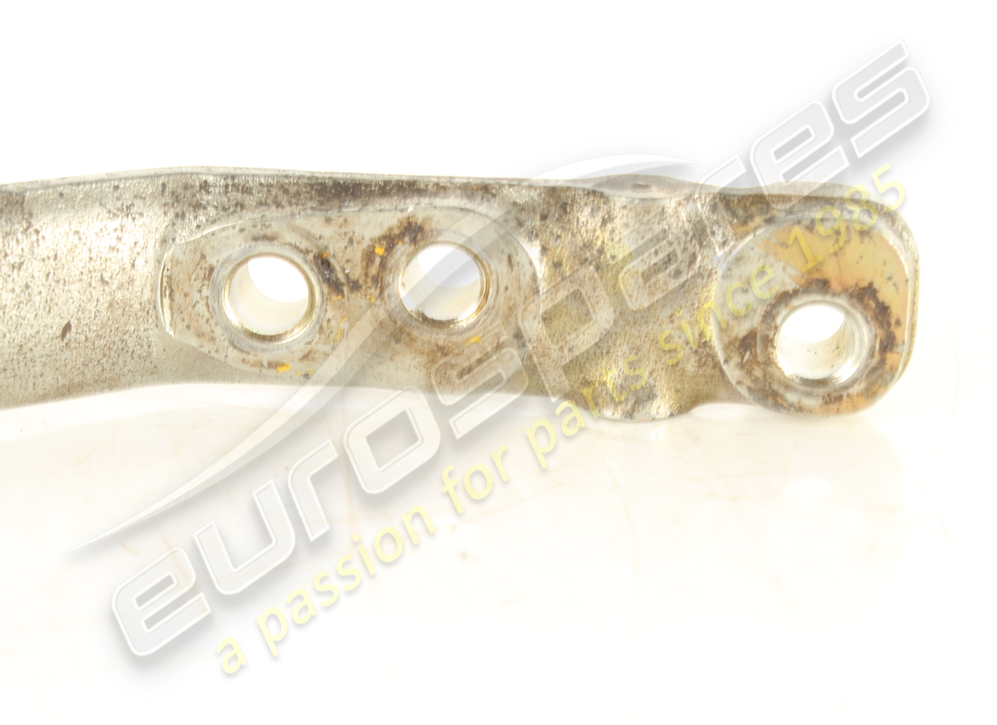 used ferrari rh upper arm. part number 125684 (3)