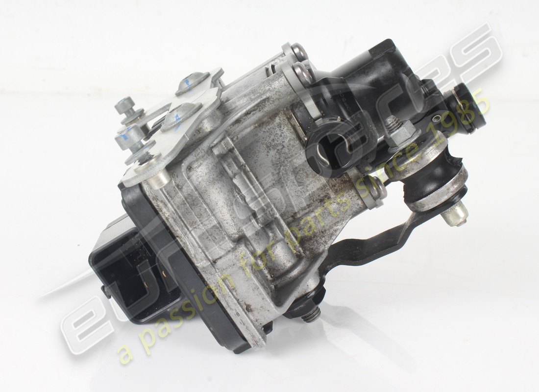 USED FERRARI MODULAR CLUTCH ACTUATOR M4. PART NUMBER 990376 (2) used ferrari modular clutch actuator m4. part number 990376 (2)