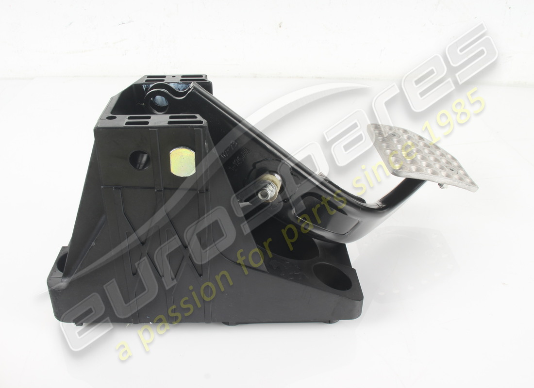 used ferrari complete pedal board. part number 773370 (3)