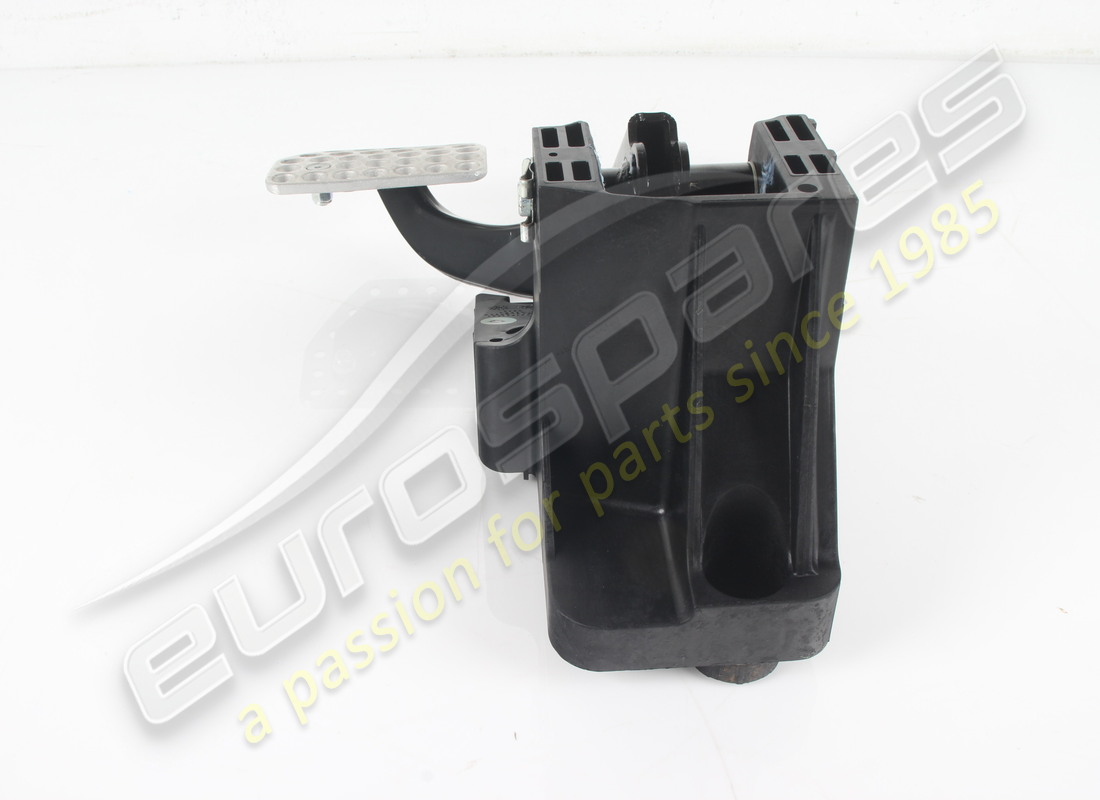used ferrari complete pedal board. part number 773370 (4)