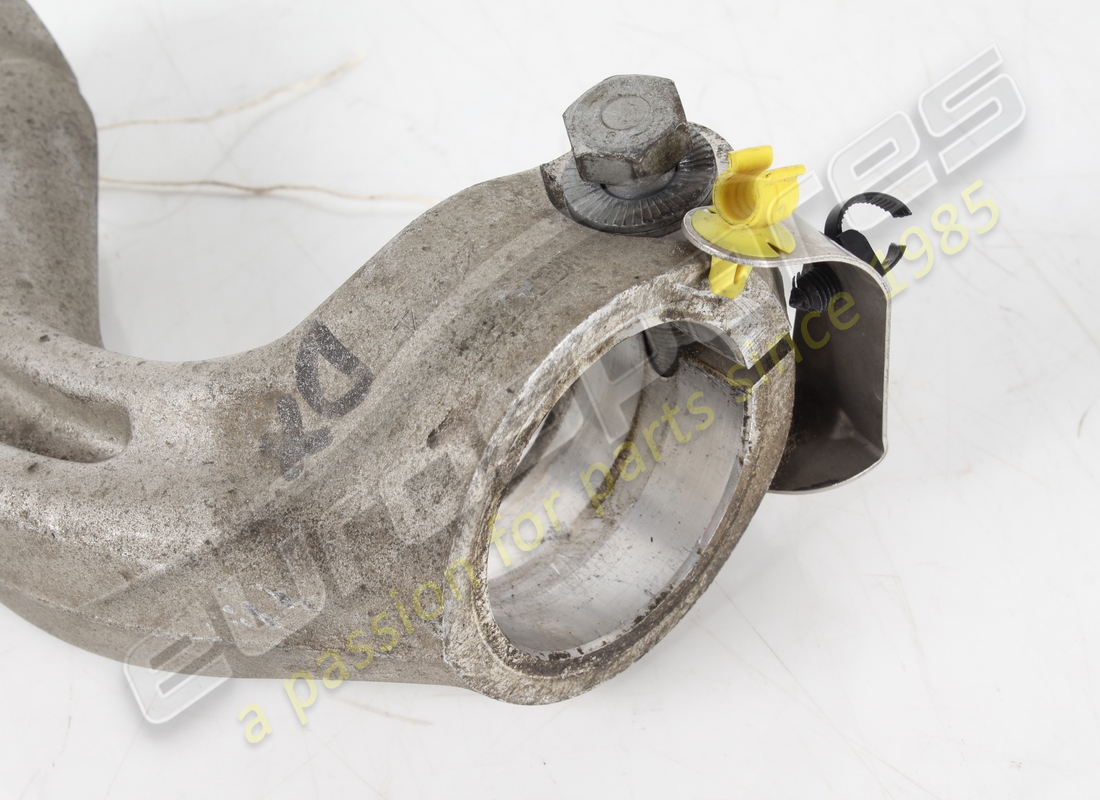 USED FERRARI RH STRUT OF SHOCK ABSORBER F. PART NUMBER 261914 (4) used ferrari rh strut of shock absorber f. part number 261914 (4)