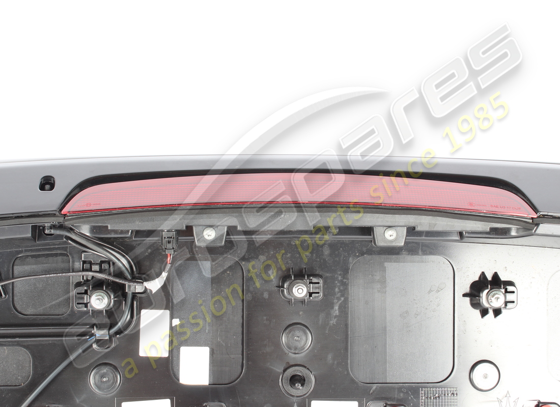 used maserati rear spoiler. part number 673013855 (3)