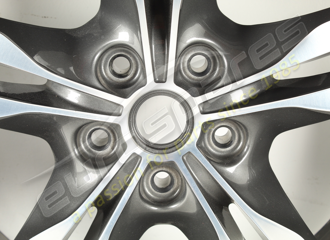 used ferrari front wheel. part number 855340 (2)