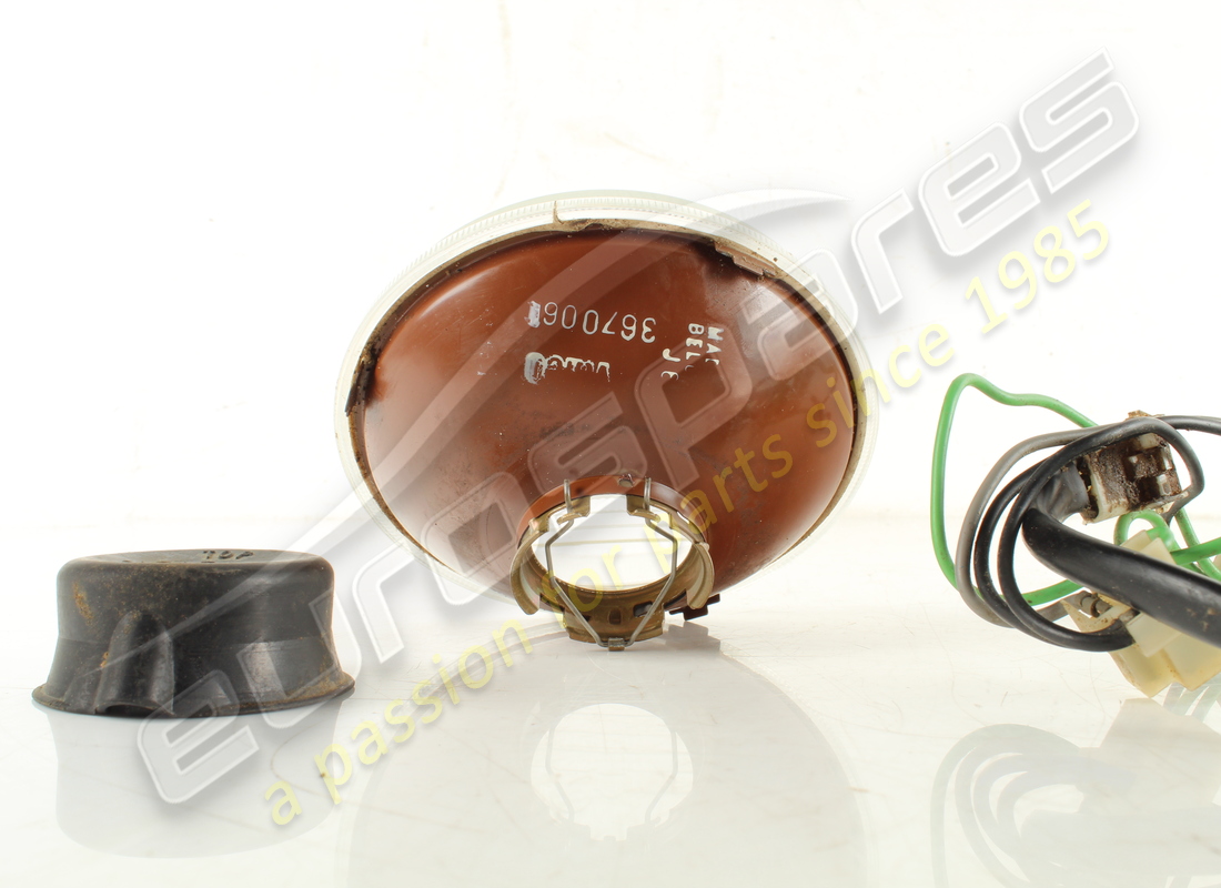 used ferrari main beam lamp unit. part number 60907200 (2)