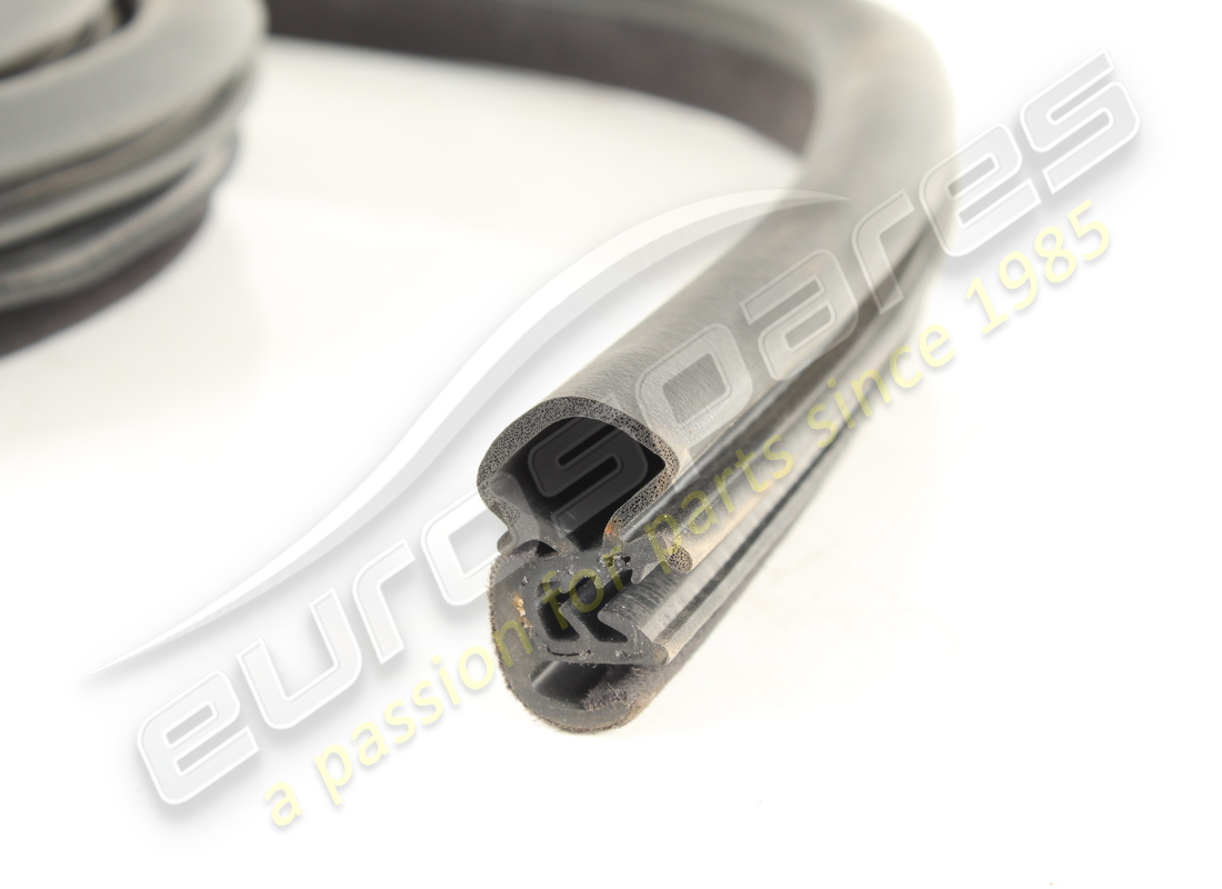 used maserati lh door bay rear weather gas. part number 67485200 (2)