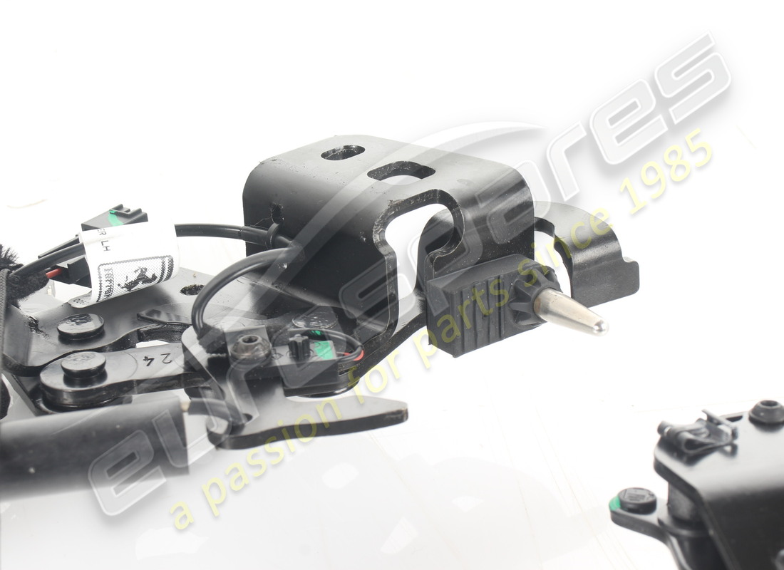 USED FERRARI LH TONNEAU COVER KINEMATICS. PART NUMBER 968589 (6) used ferrari lh tonneau cover kinematics. part number 968589 (6)