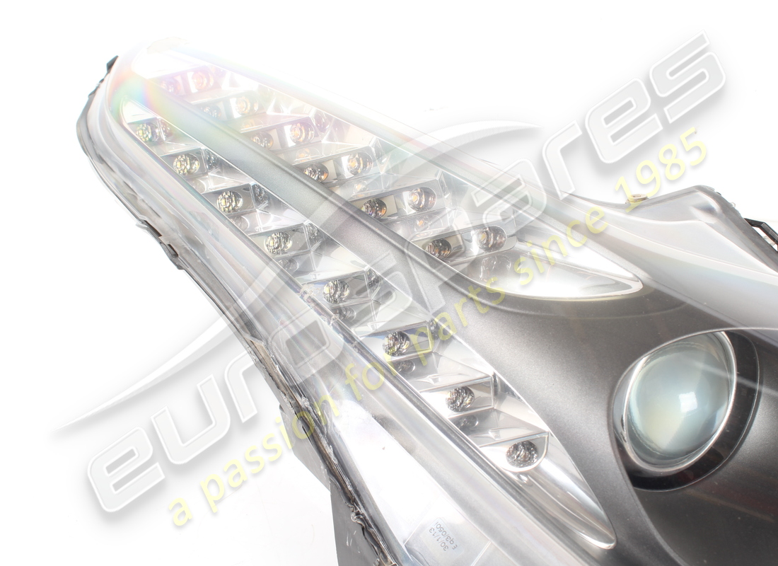 damaged ferrari rh bi-xenon headlight afs. part number 251357 (2)