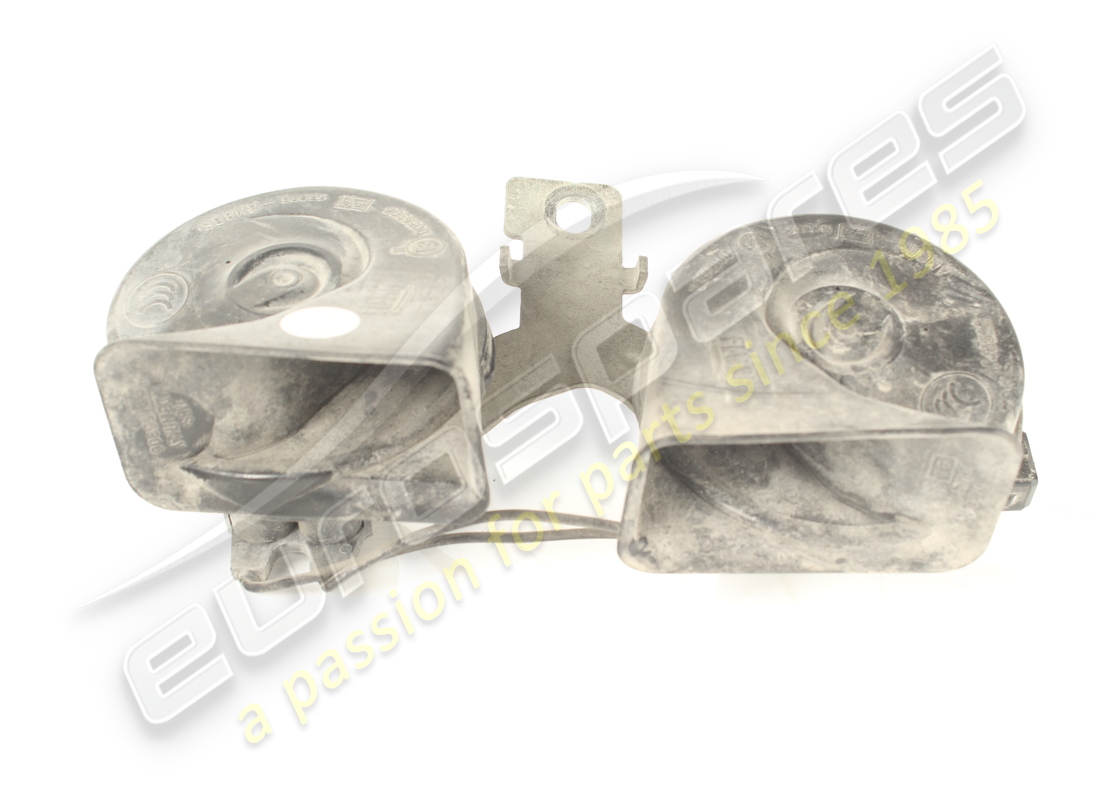 USED Ferrari HORN ASSEMBLY (WITH BRACKET) . PART NUMBER 251347 (1)