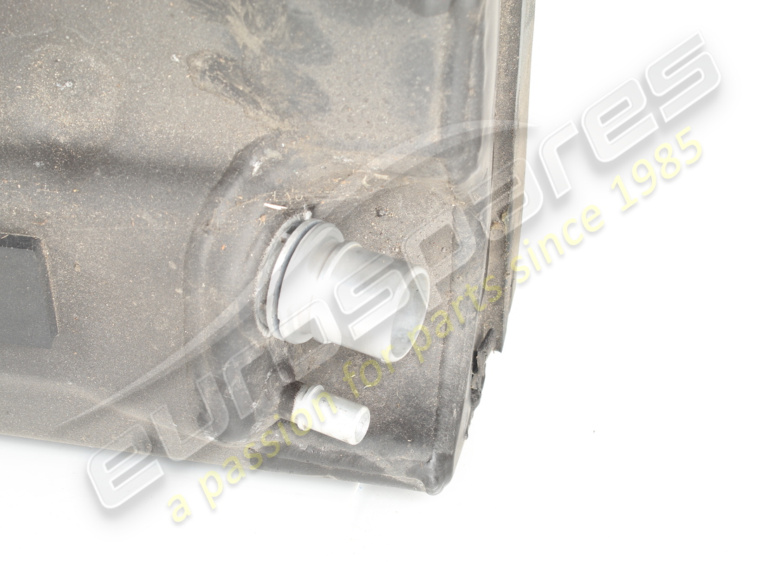 USED FERRARI FUEL TANK. PART NUMBER 269702 (6) used ferrari fuel tank. part number 269702 (6)