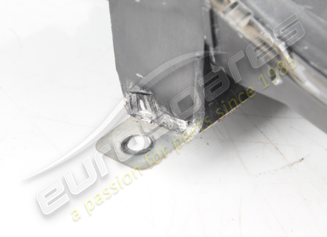 damaged ferrari rh bi-xenon headlight afs. part number 251357 (3)