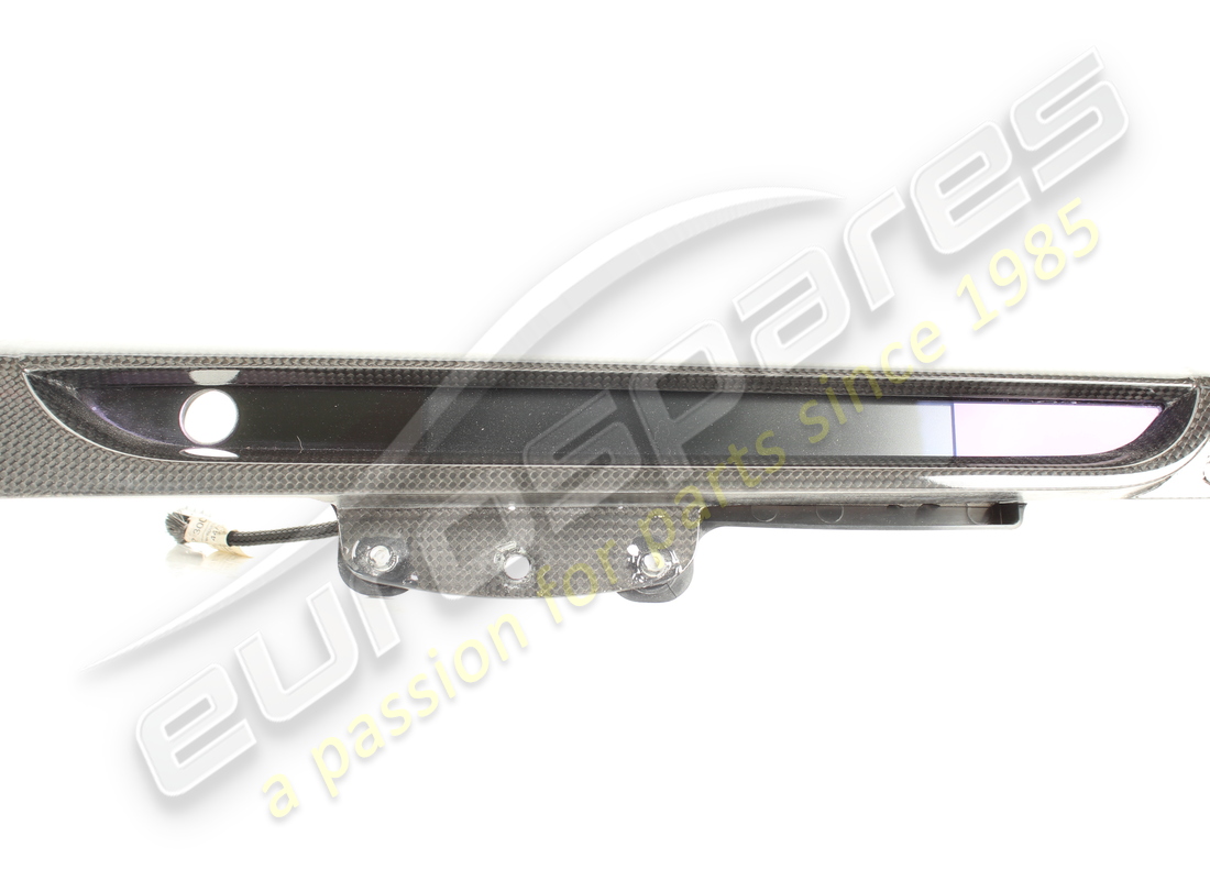 used ferrari ferrari centre insert. part number 84059800 (3)