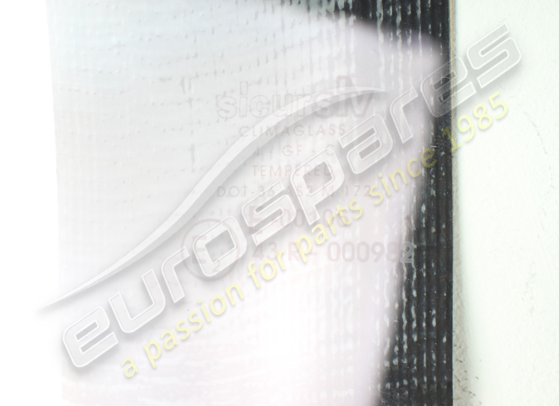 NEW OE RH DOOR GLASS. PART NUMBER 007017006 (2) new oe rh door glass. part number 007017006 (2)