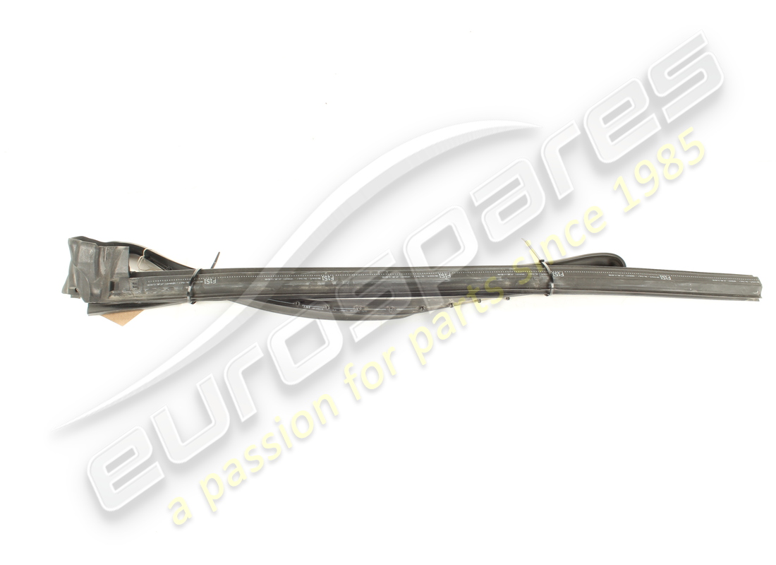 USED Ferrari RH INNER WINDOW SCRAPER SEAL . PART NUMBER 84311900 (1)