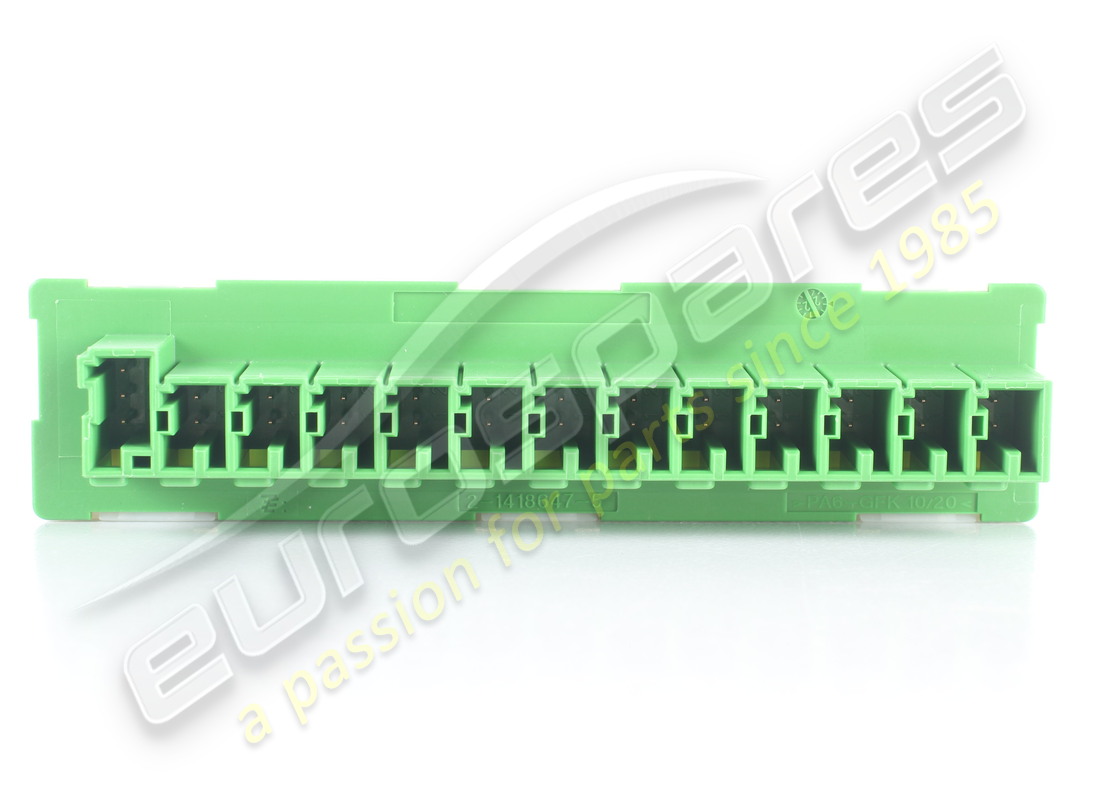 NEW MASERATI CONNECTOR. PART NUMBER 673004868 (2) new maserati connector. part number 673004868 (2)