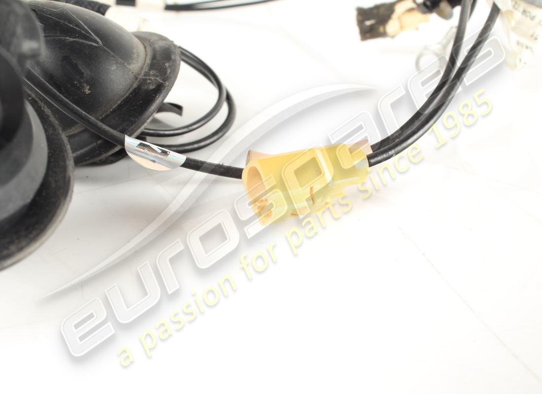 USED FERRARI TAILGATE AM/FM CABLE -STANDA. PART NUMBER 276438 (2) used ferrari tailgate am/fm cable -standa. part number 276438 (2)