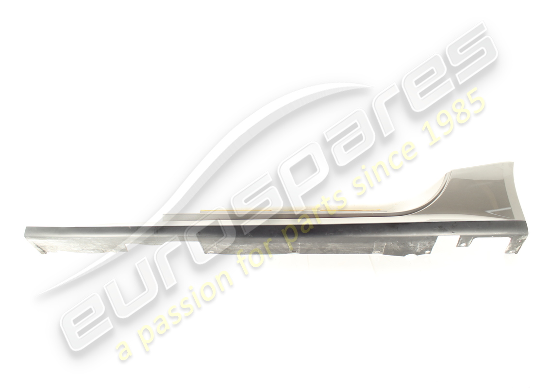 used ferrari lh sill trim lateral trim. part number 83315010 (1)