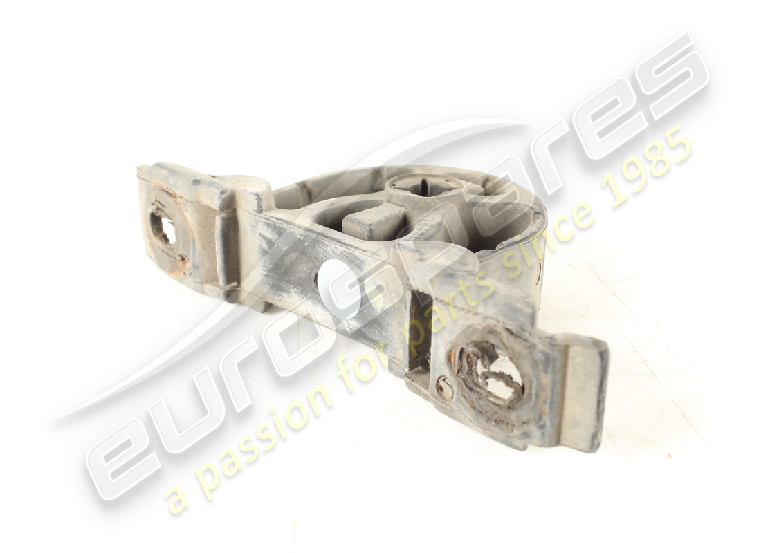 used maserati support. part number 184814 (3)