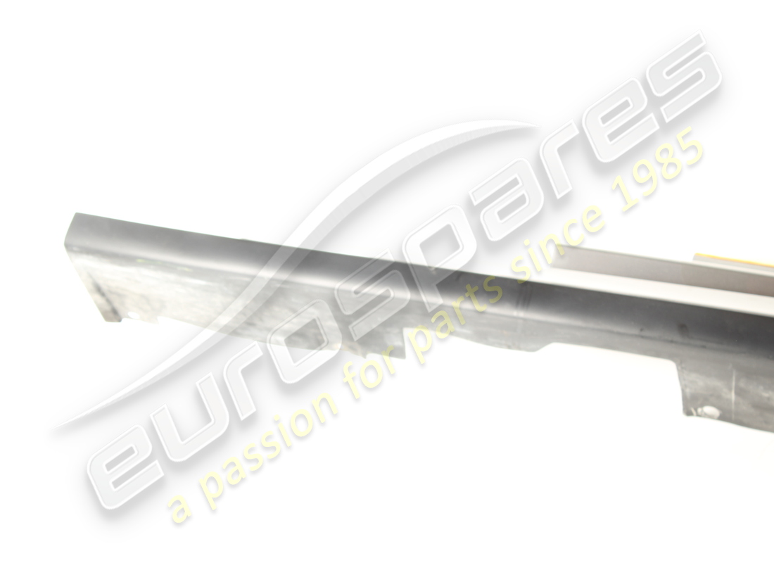 used ferrari lh sill trim lateral trim. part number 83315010 (2)