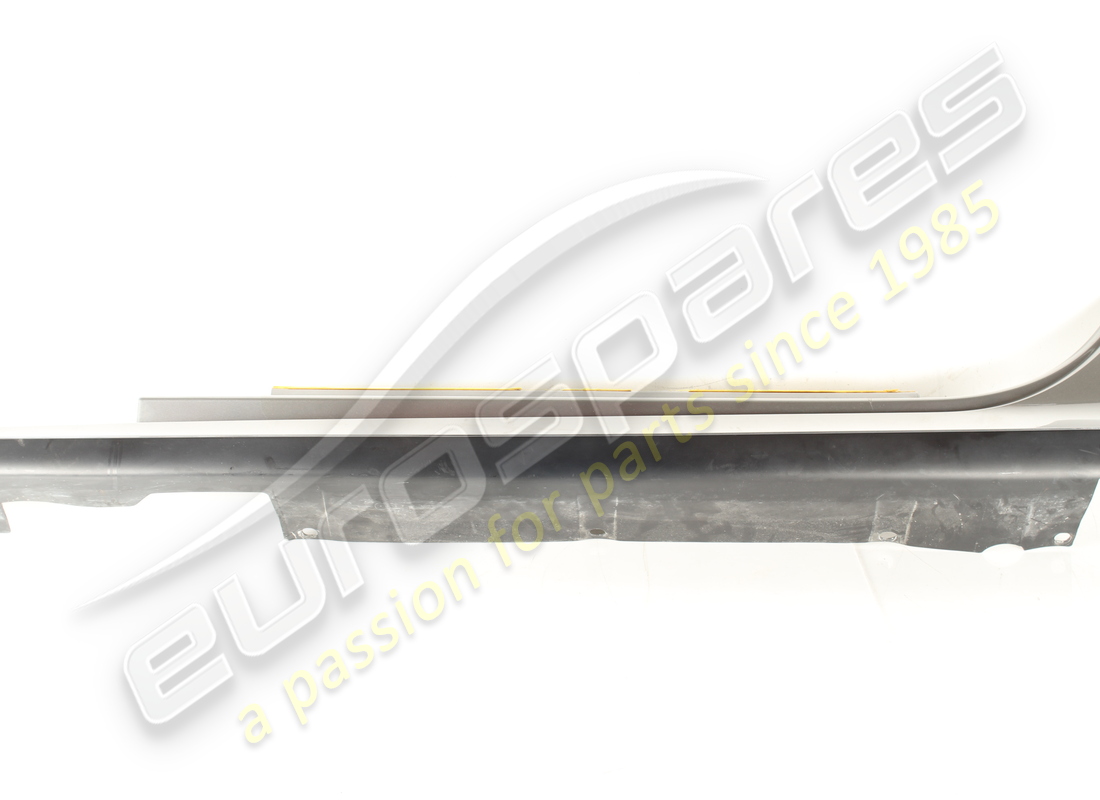 used ferrari lh sill trim lateral trim. part number 83315010 (3)