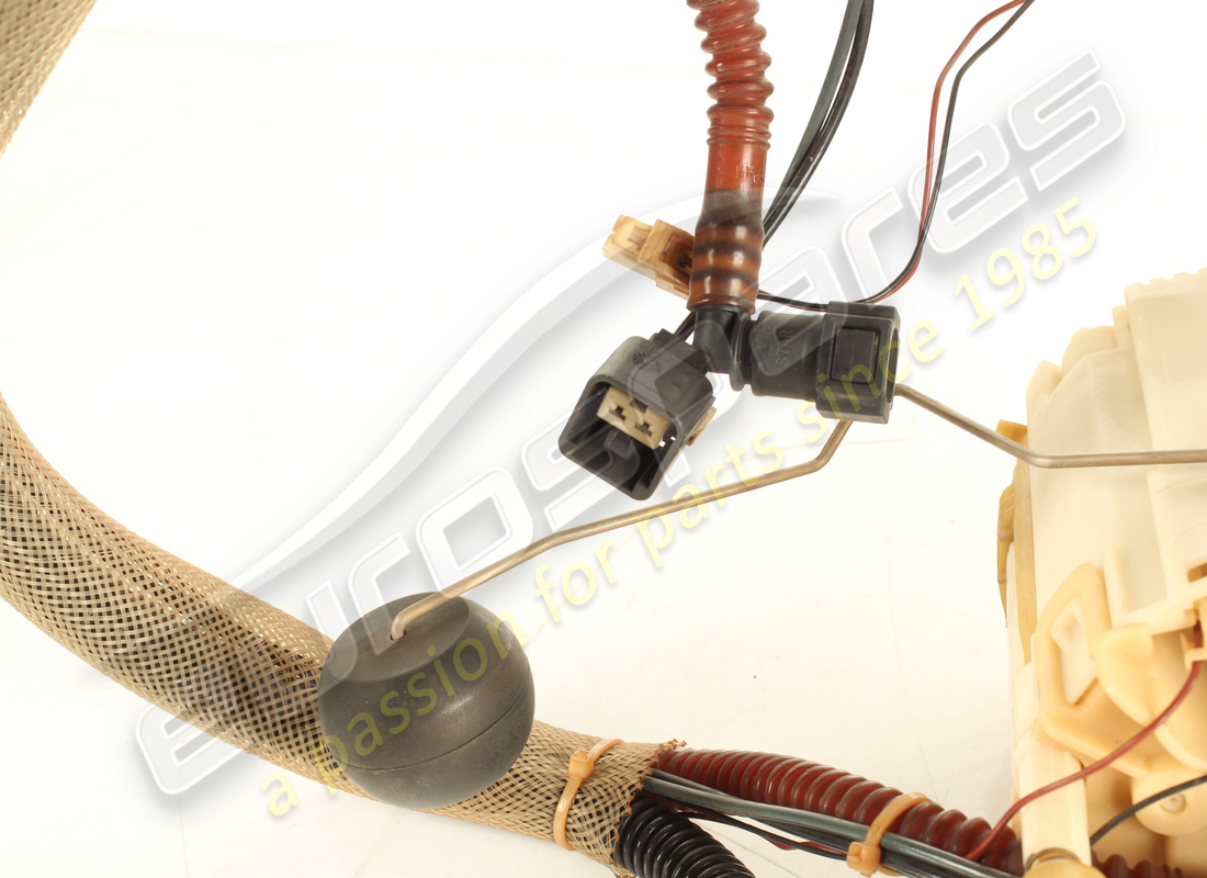 used ferrari lh fuel pump. part number 272087 (3)